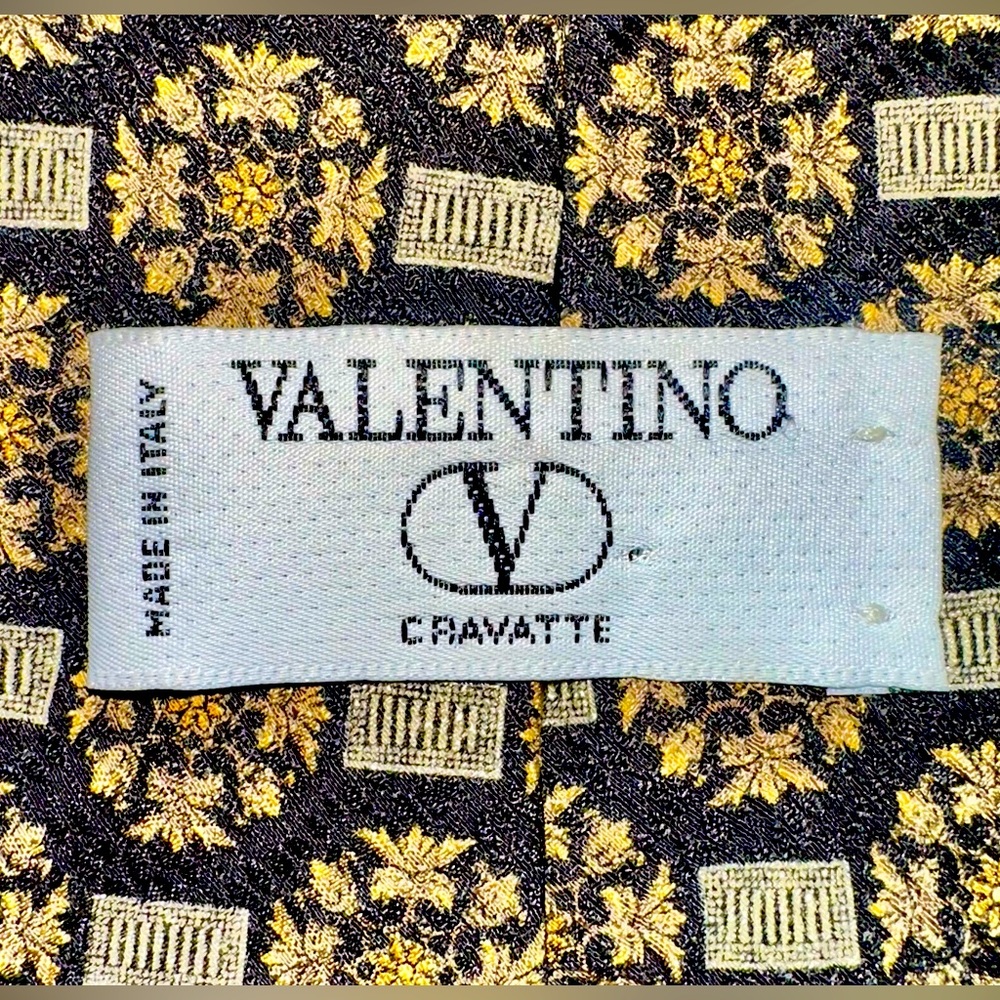 Valentino tie like new